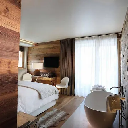 5br Lovely Mountain With View Chalet - What'app - 0039-3512-039-610 - For Reservations! Брей-Червиния